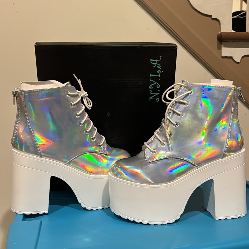 Holographic platform boots - Picture 3 of 4
